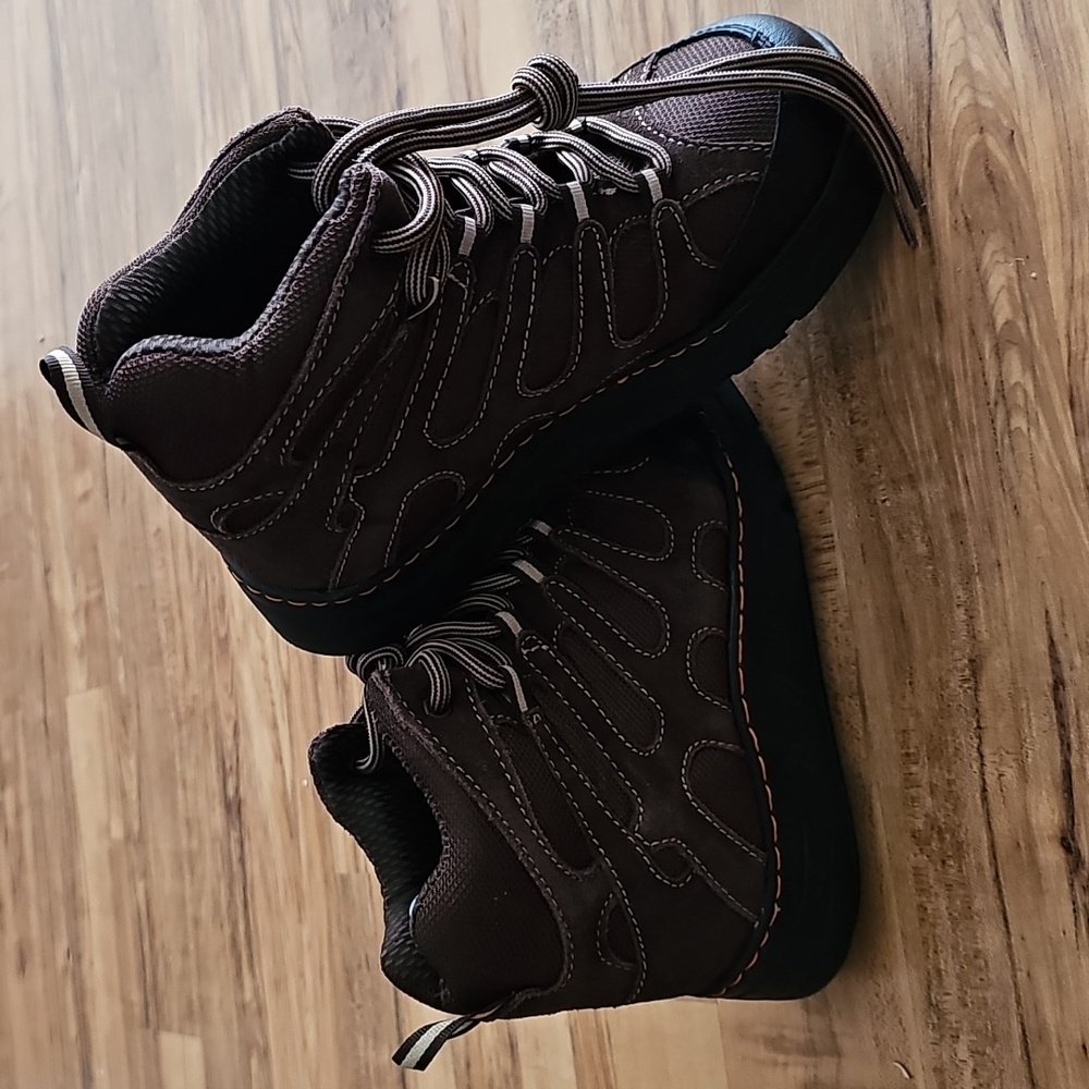 Cougar paws roofing boots